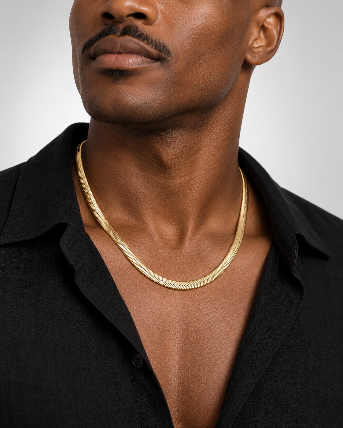 Suave Chain (Gold) — studio styling